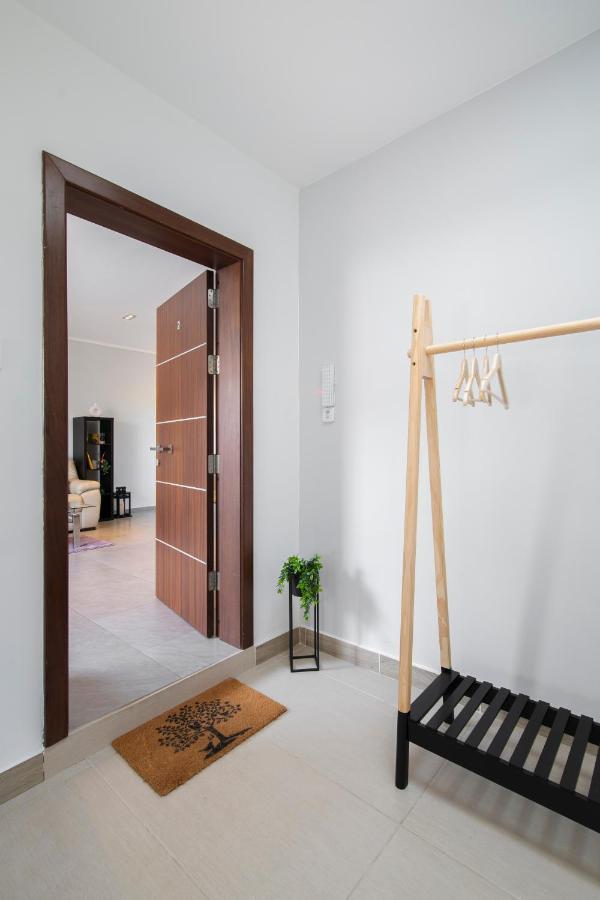 3br Penthouse With Huge Terrace - Sliema, Triq Trofimu Apartment Sliema