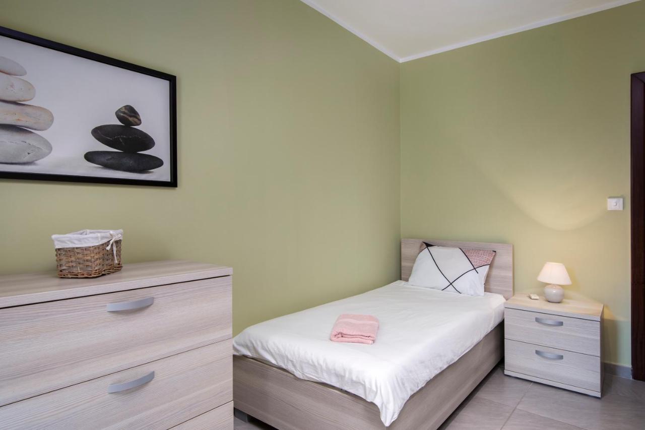 Apartment 3br Penthouse With Huge Terrace - Sliema, Triq Trofimu *