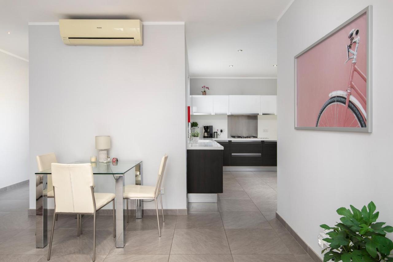 3br Penthouse With Huge Terrace - Sliema, Triq Trofimu Apartment Sliema