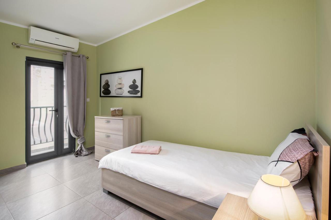 Apartment 3br Penthouse With Huge Terrace - Sliema, Triq Trofimu *