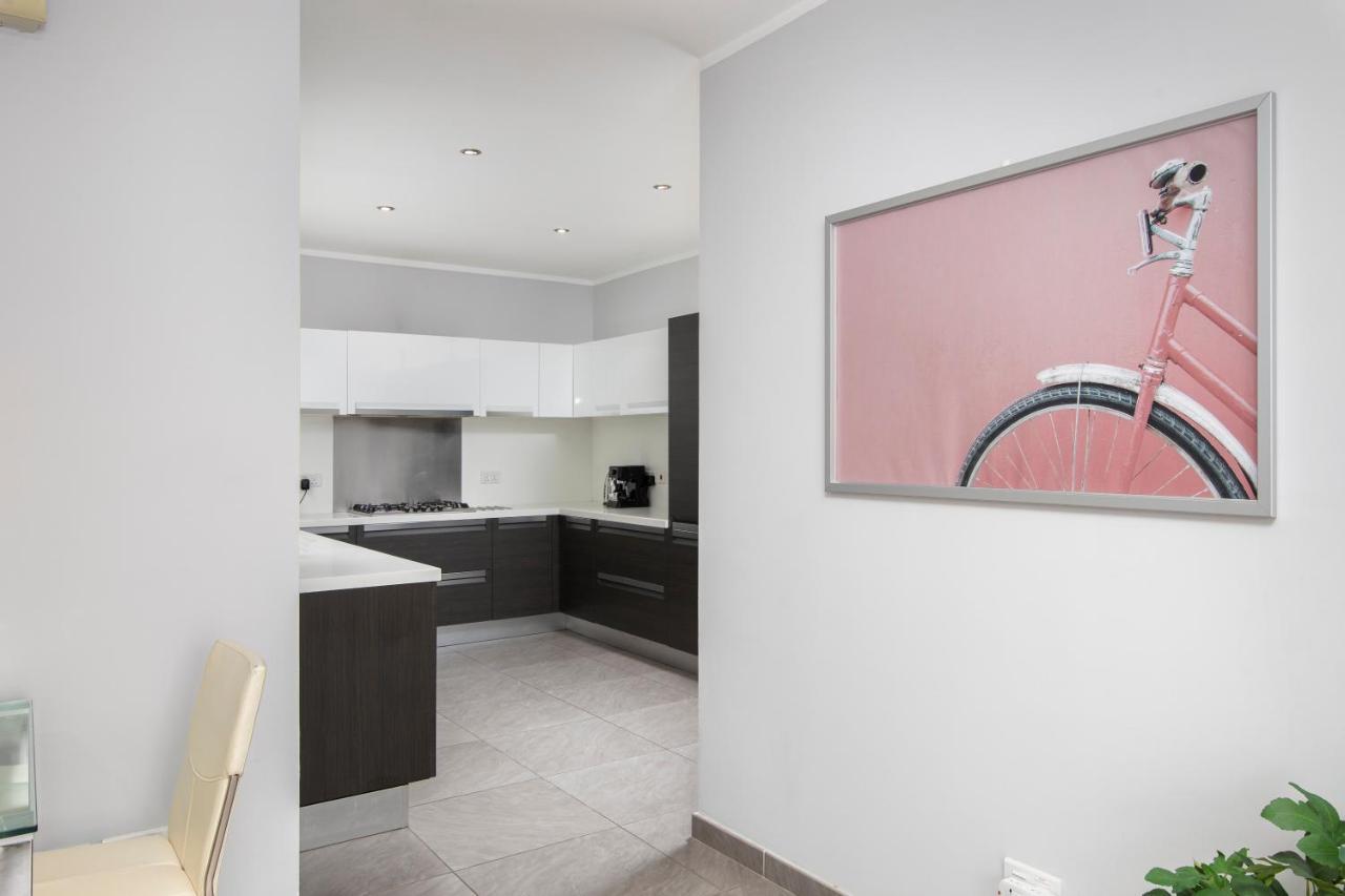 3br Penthouse With Huge Terrace - Sliema, Triq Trofimu Sliema