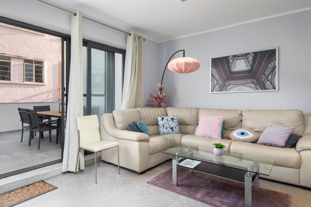3br Penthouse With Huge Terrace - Sliema, Triq Trofimu Sliema
