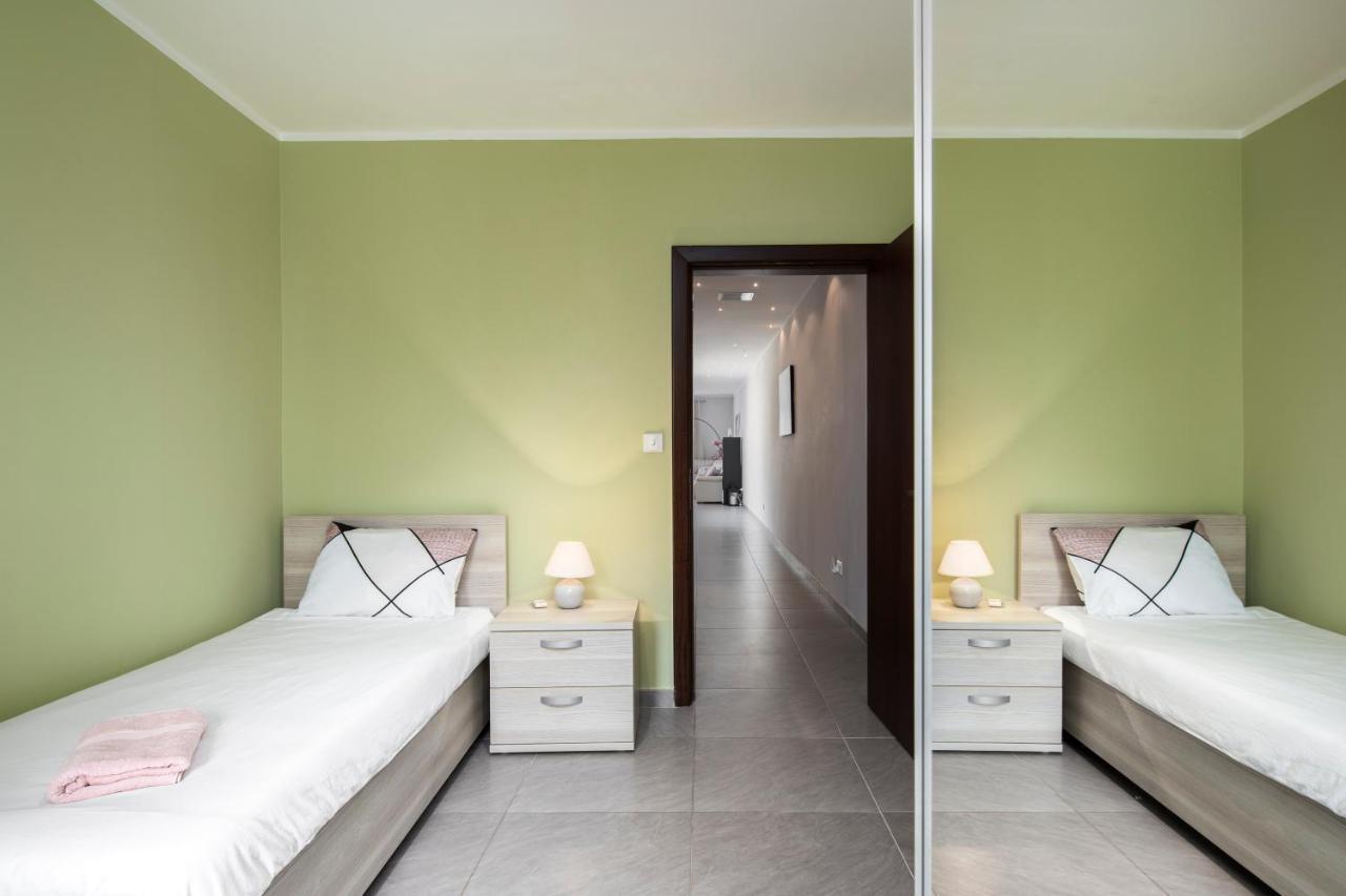 3br Penthouse With Huge Terrace - Sliema, Triq Trofimu Apartment *
