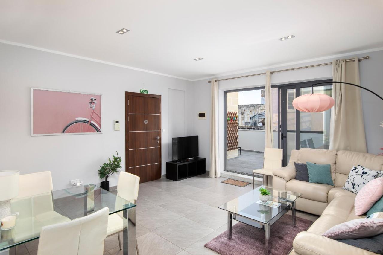 Apartment 3br Penthouse With Huge Terrace - Sliema, Triq Trofimu